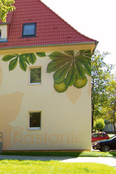 kleines Bild - Wandmalerei - Kastanienpromenade 2-6 in Merseburg hat 30 Wohnungen, 1 RWE, bietet betreutes Wohnen.